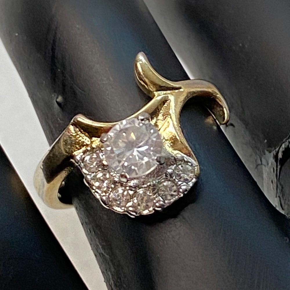 💎Fan Shaped Rhinestones Ring Encircling Round Faux Diamond Gold Tone Metal